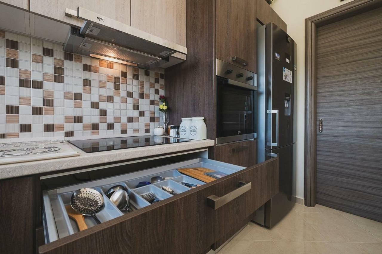 חאניה Spacious Home With Parking מראה חיצוני תמונה
