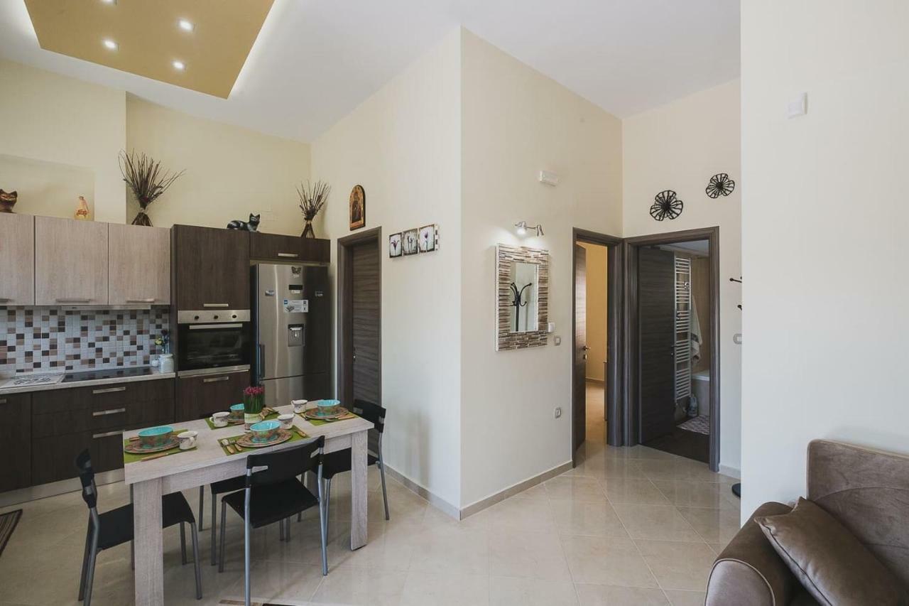 חאניה Spacious Home With Parking מראה חיצוני תמונה