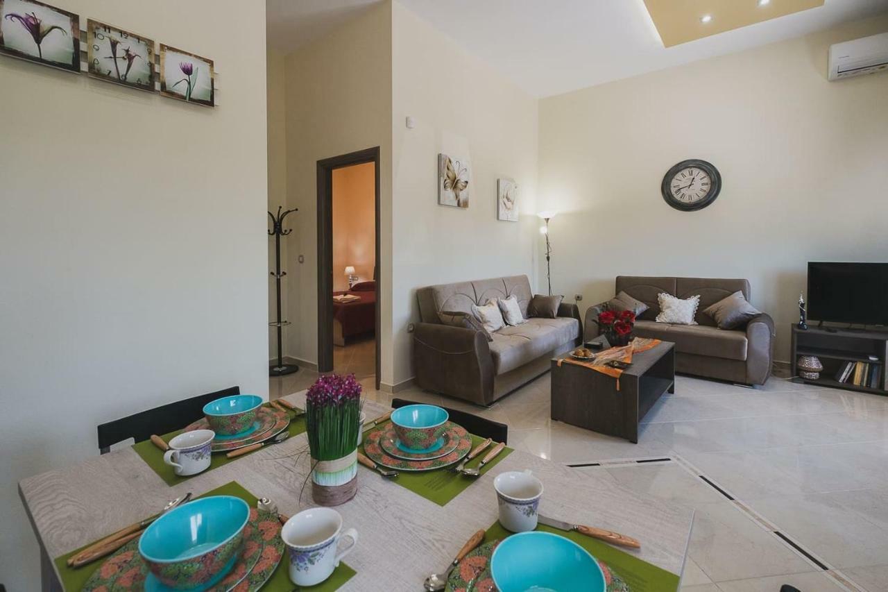 חאניה Spacious Home With Parking מראה חיצוני תמונה