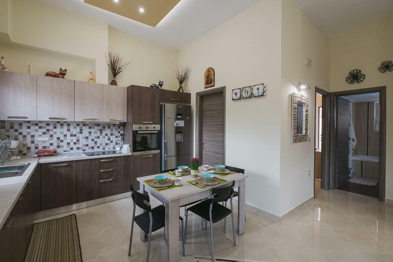 חאניה Spacious Home With Parking מראה חיצוני תמונה