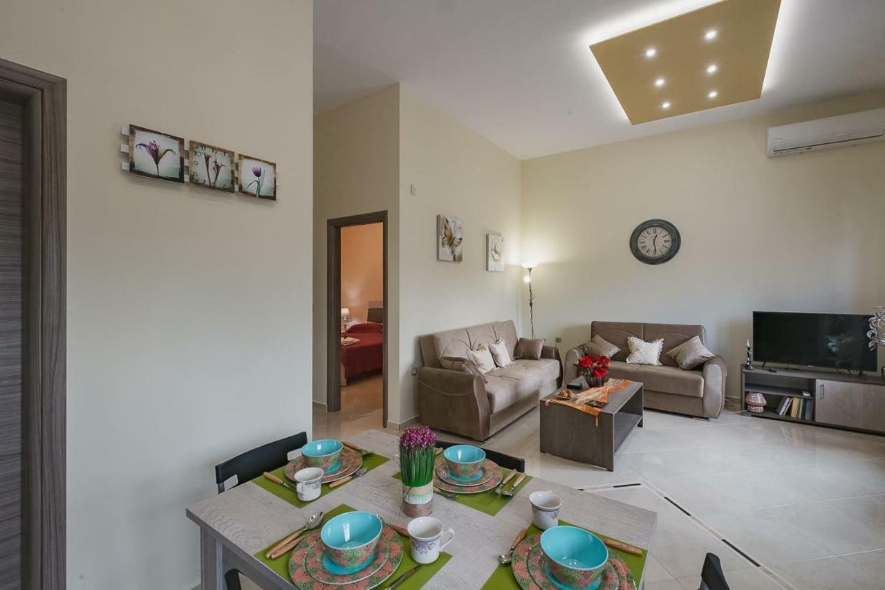 חאניה Spacious Home With Parking מראה חיצוני תמונה